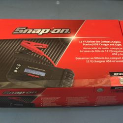 Snap-on Tools  12 V Lithium-ion Compact Engine Starter/USB Charger and Light (Black)