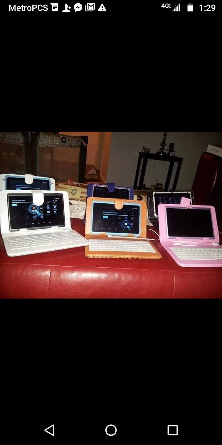 Android tablet with case and keyboard