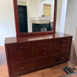 Dresser With Mirror