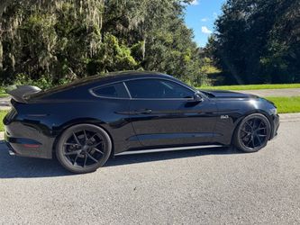 Ford Mustang GT 5.0 Fastback Coupe