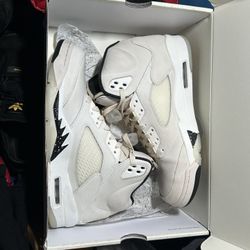 (let’s Negotiate) Jordan - Men - Retro 5 SE - Sail/Black/Coconut Milk