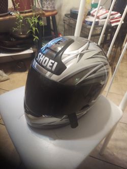 Casco de moto Shoei ,gris y n .con su bolsa. Pickup Only, Schiller park il.