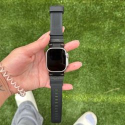 Apple Watch Ultra 2 GPS + Cellular, 49mm Natural Titanium Case with Black Trail Loop - M/L