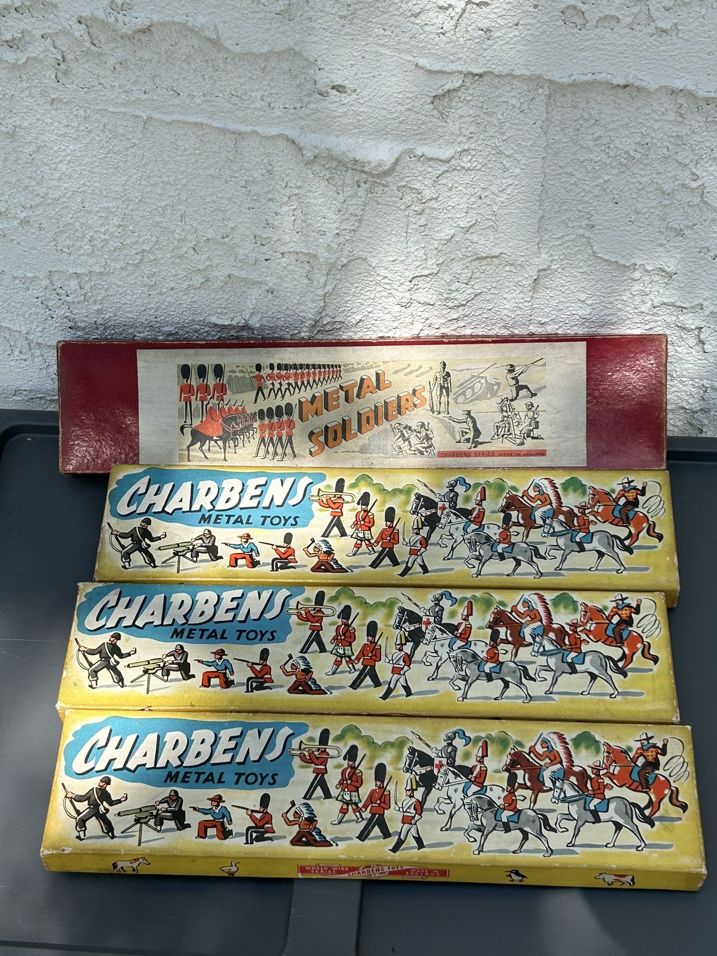 Vintage Made In England Charbens Metal Toy Soldiers Cowboys Indian Antique Figure