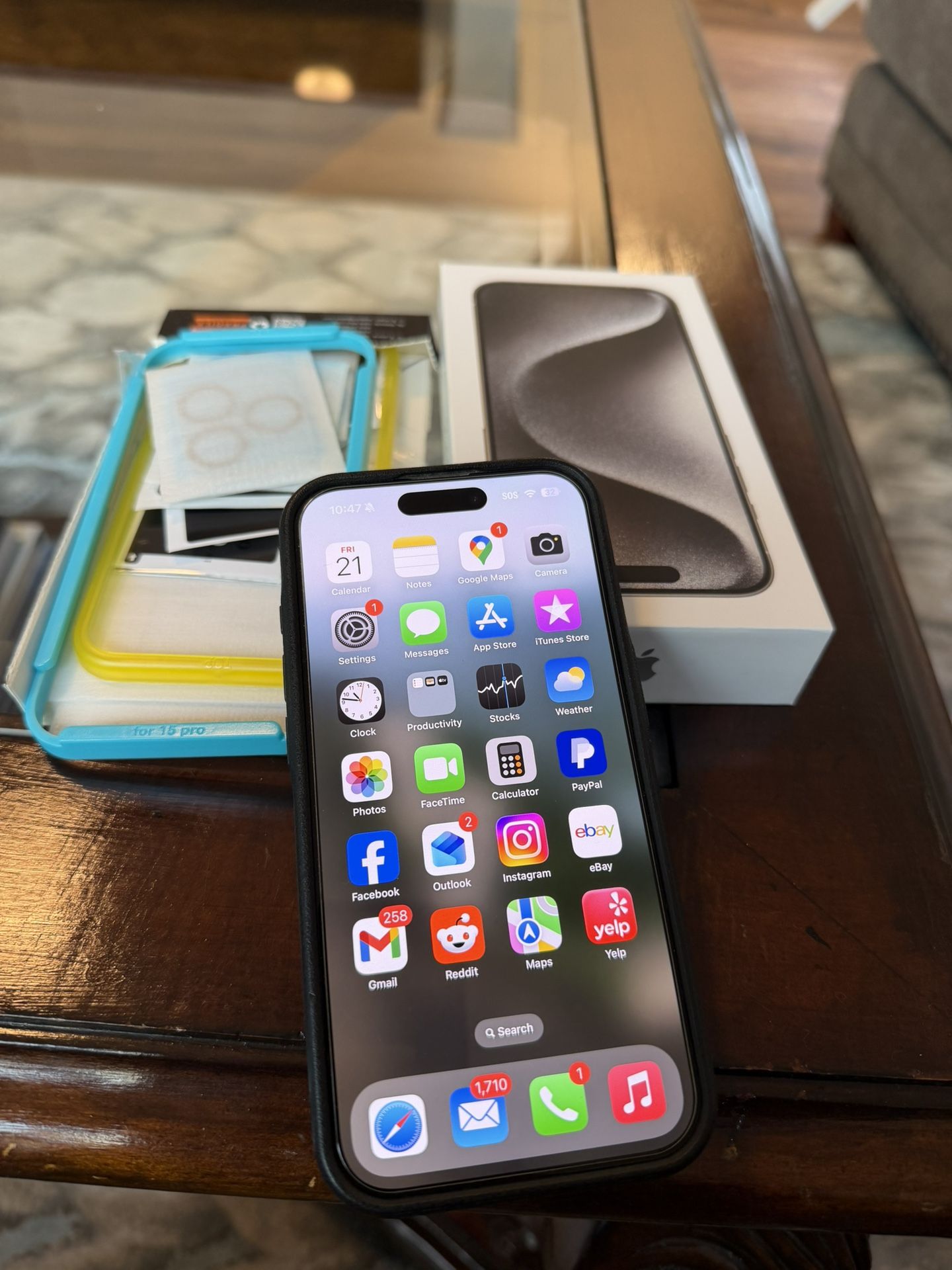 iPhone 15 Pro 256gb unlocked white In Mint Condition