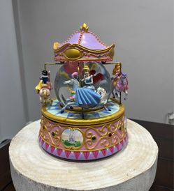 RARE Disney Store Multi Princess Carousel Snow globe Music Box Rotates Vintage