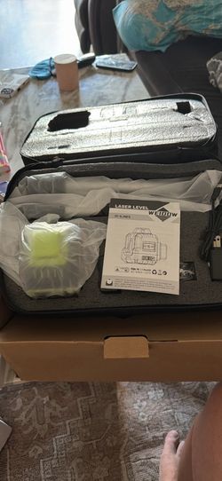 WEIDDW brand 2D 5-line laser level.