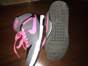 NIKE SB D Niña solo tienen una puesta pido $35 me costaron $57