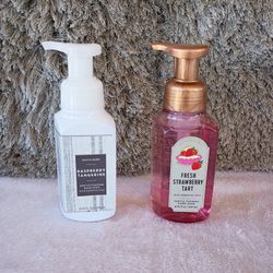 White Barn Raspberry Tangerine Gentle Foaming Hand Soap - White