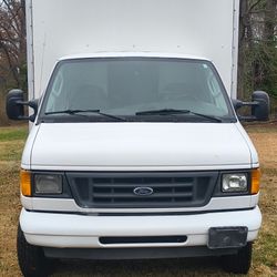 2004 Ford E-350