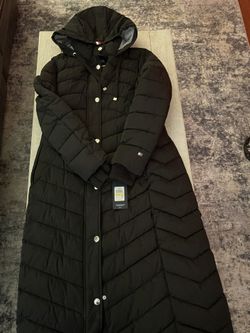 Brand New Tommy Hilfiger Women Medium 