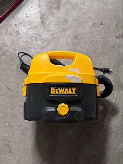 DeWalt wet dry shop vac 2 gallon