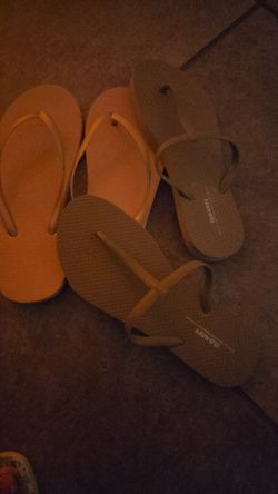 Size 8-9 flip flop