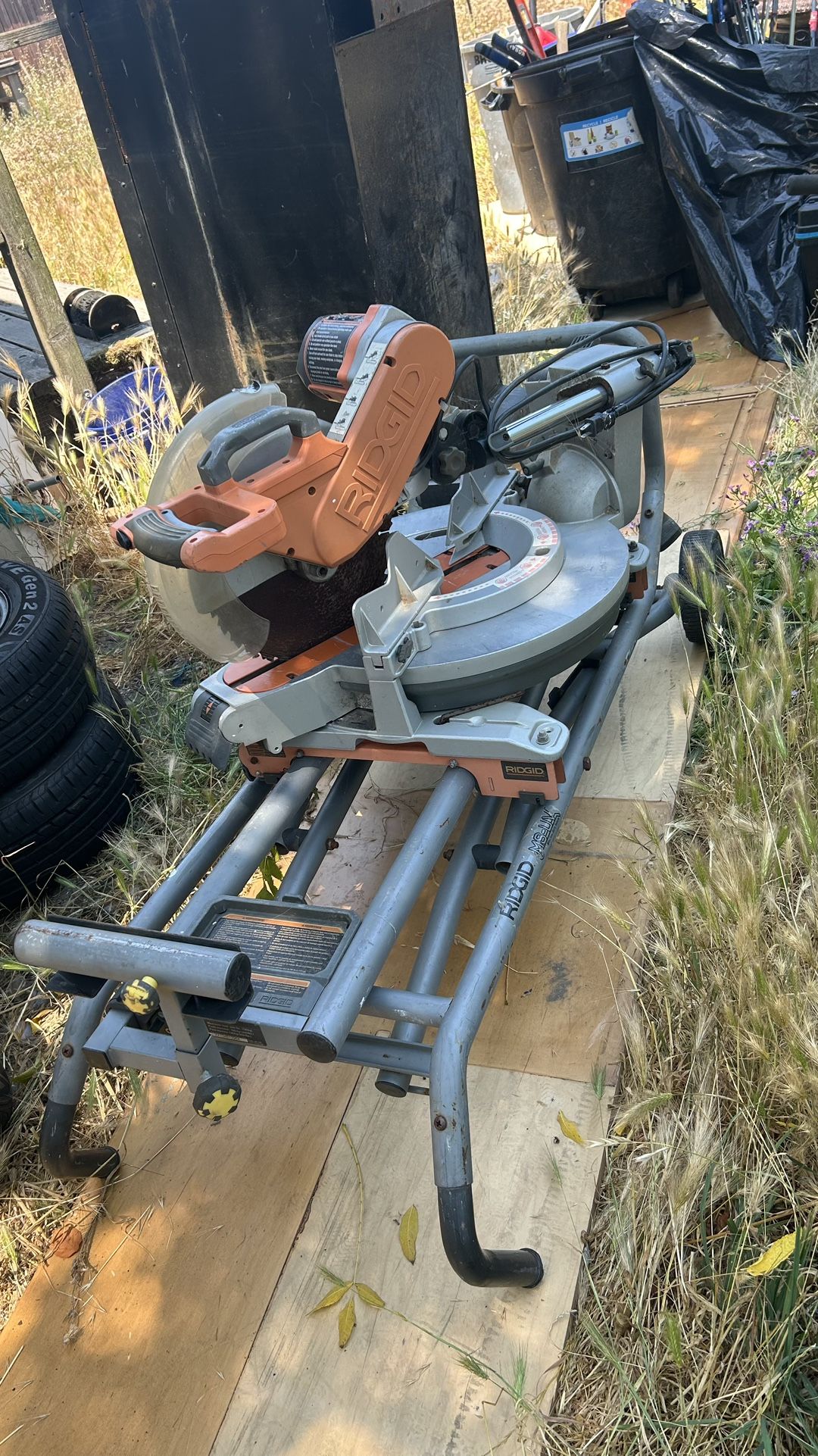 Rigid Miter Saw w/rolling stand