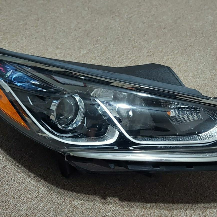 2018 2019 HYUNDAI SONATA OEM RIGHT HALOGEN HEADLIGHT