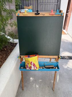 Melissa and Doug Wooden Standing Art Easel