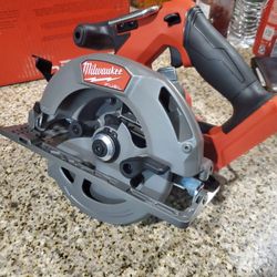 Milwaukee M18 Fuel Circular Saw 6 1/2