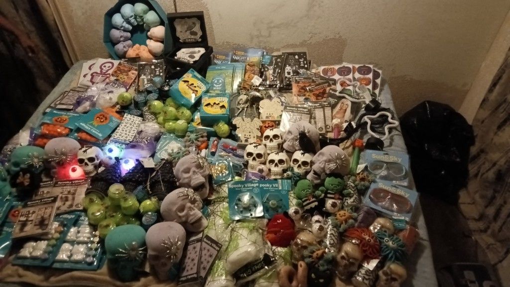 Halloween Stuff $1each