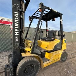 Excellent LAS VEGAS: 
Hyundai forklift 
Outdoor tires 
LOW HOURS