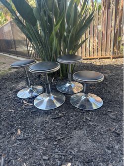 ✨ Set of 4 Vintage Chrome Swivel Stools – Retro Mid-Century Style