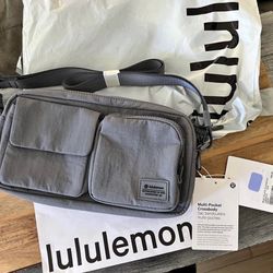 Lululemon multi pocket crossbody 