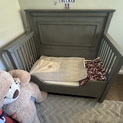 Restoration Hardware Crib – Toddler Conversion – Excellent Condition – $450