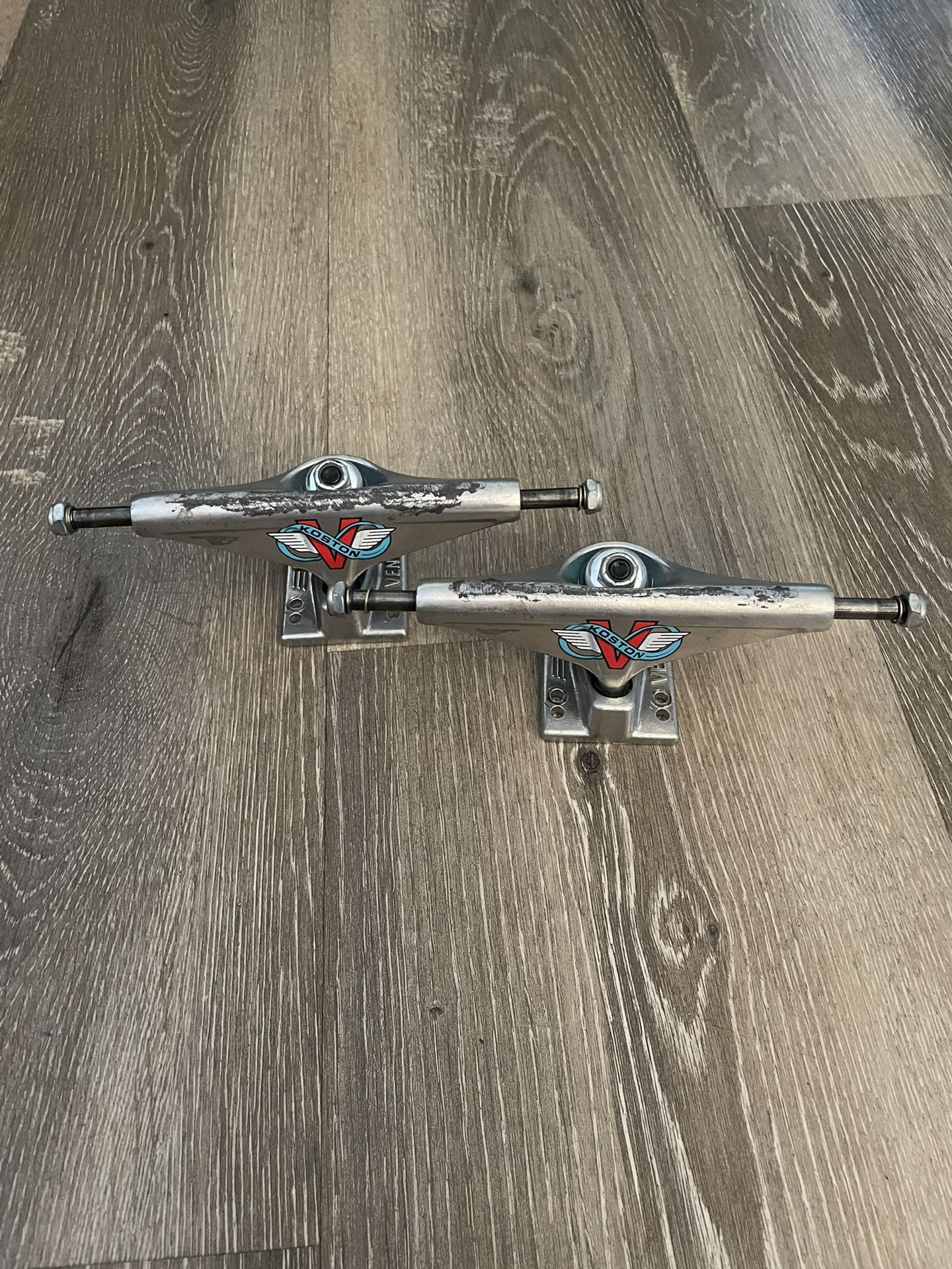 Venture Koston V8 8.5” Trucks