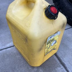 5 Gallons Fuel Containers