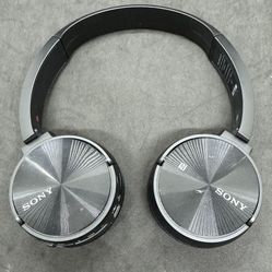 SONY Headphones MODEL:MDR-ZX330BT WIRELESS STEREO HEADSET Clippers Logo
