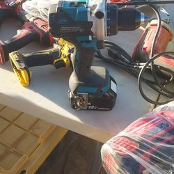 Makita
18V Lithium-lon Brushless 1/2
In. Cordless Hammer Driver
Drill (Tool Only)
