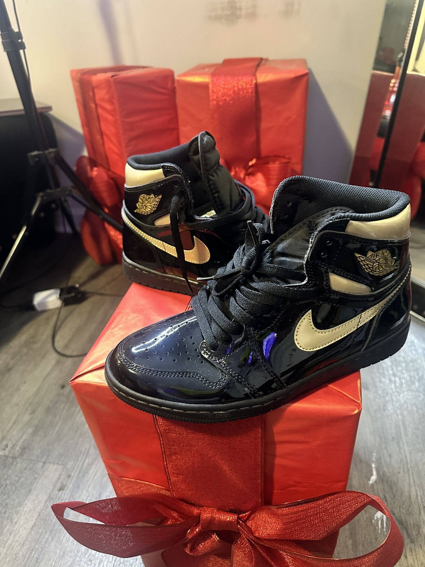 $150 Jordan 1 SZ 8