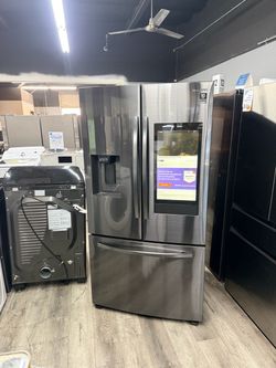 🔥SAMSUNG BLACK STAINLESS FAMILY HUB REFRIGERATOR WITH ICE MAKER AND WATER DISPENSER🔥