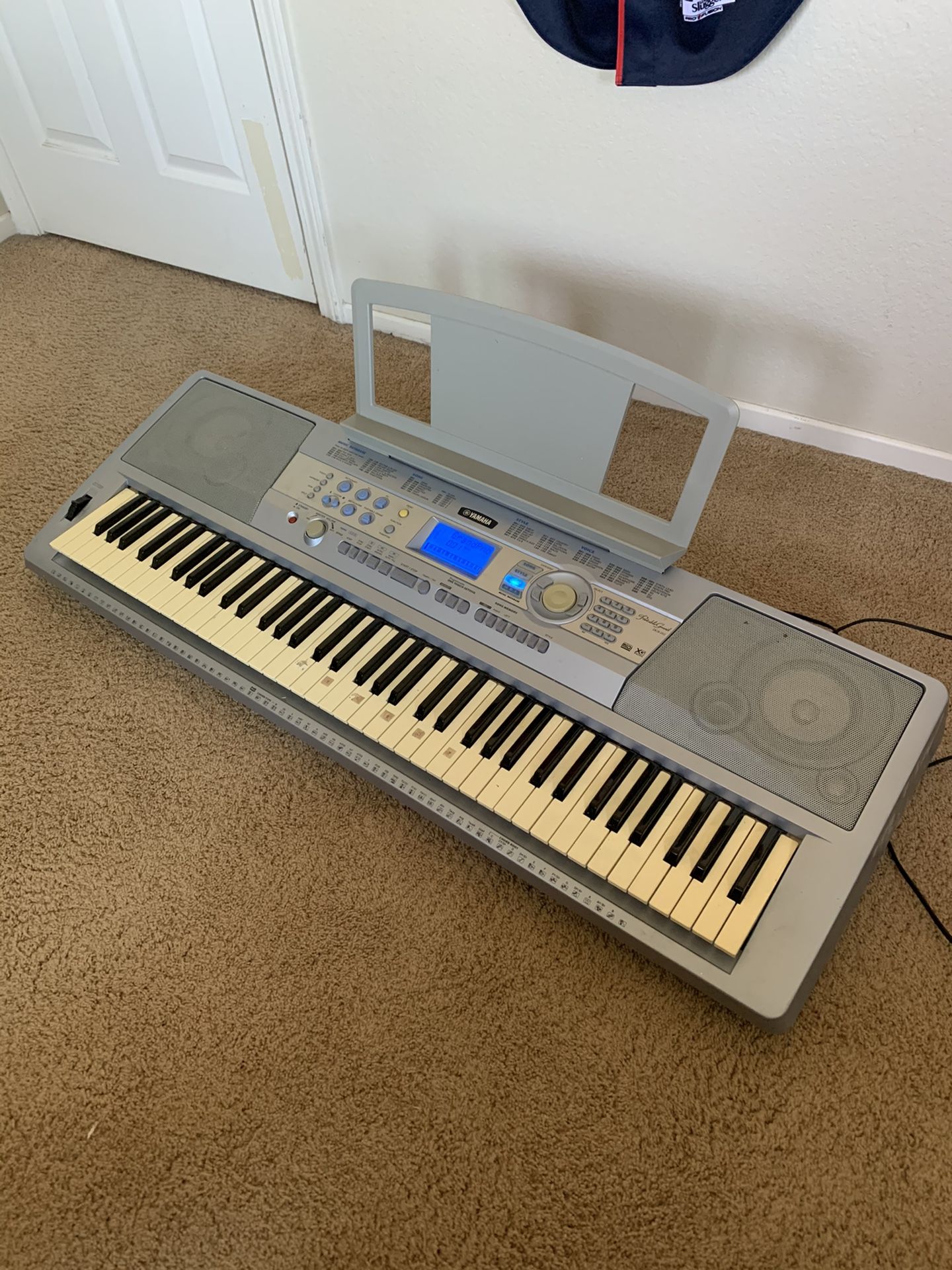 Yamaha DGX-202 portablegrand keyboard