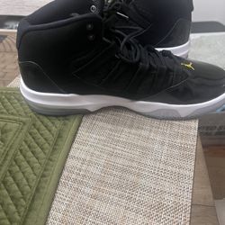 Jordan Max Aura Black And Gold 