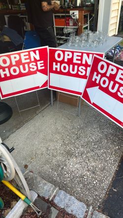Open house x3 signs.