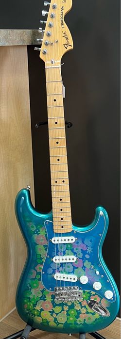 Fender Stratocaster Blue Flower