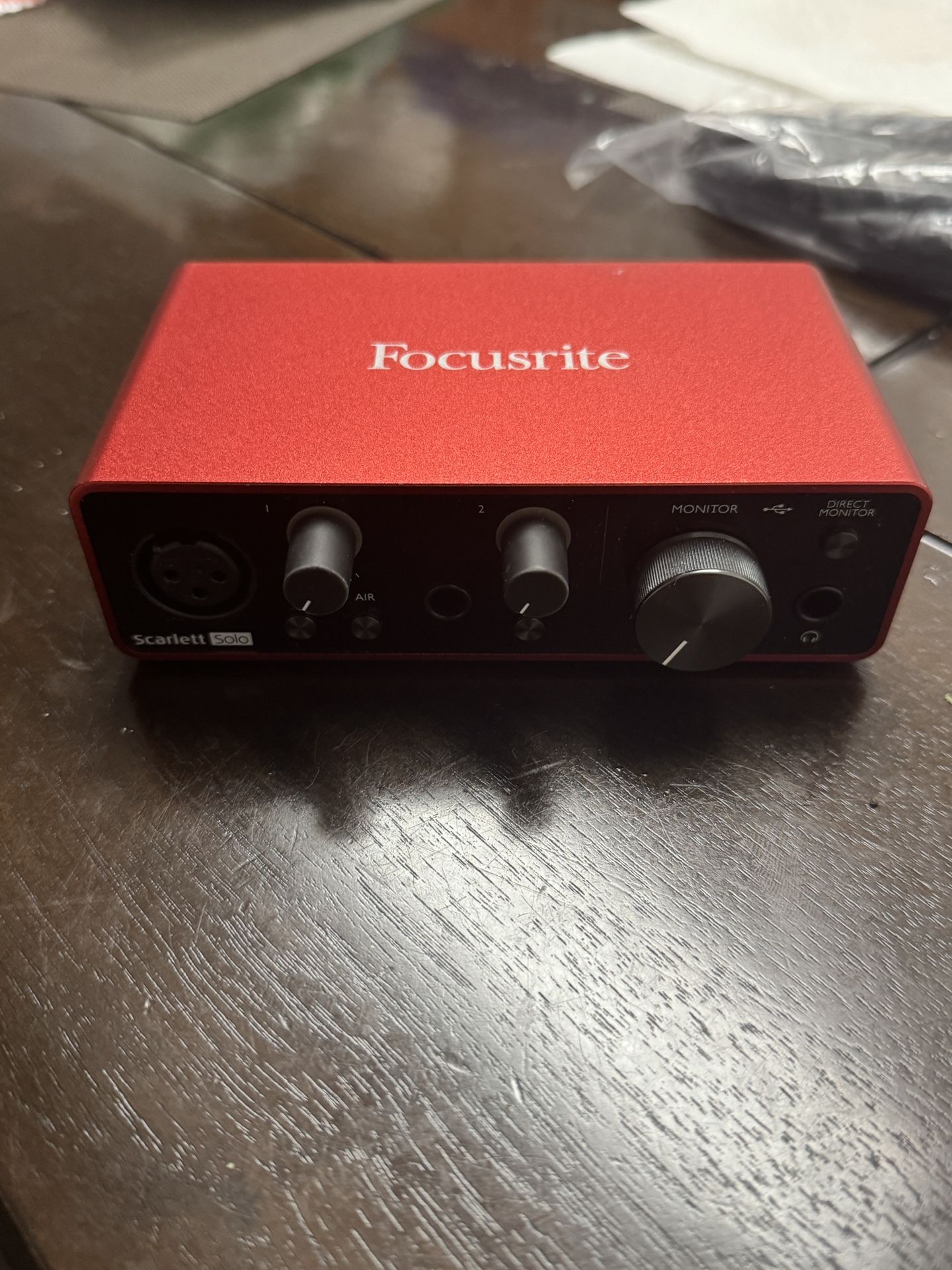 Focusrite Solo 3rd Gen & XLR Cable