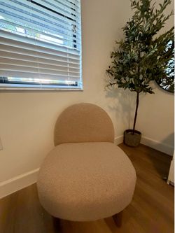 Silla, sofa en color marron claro