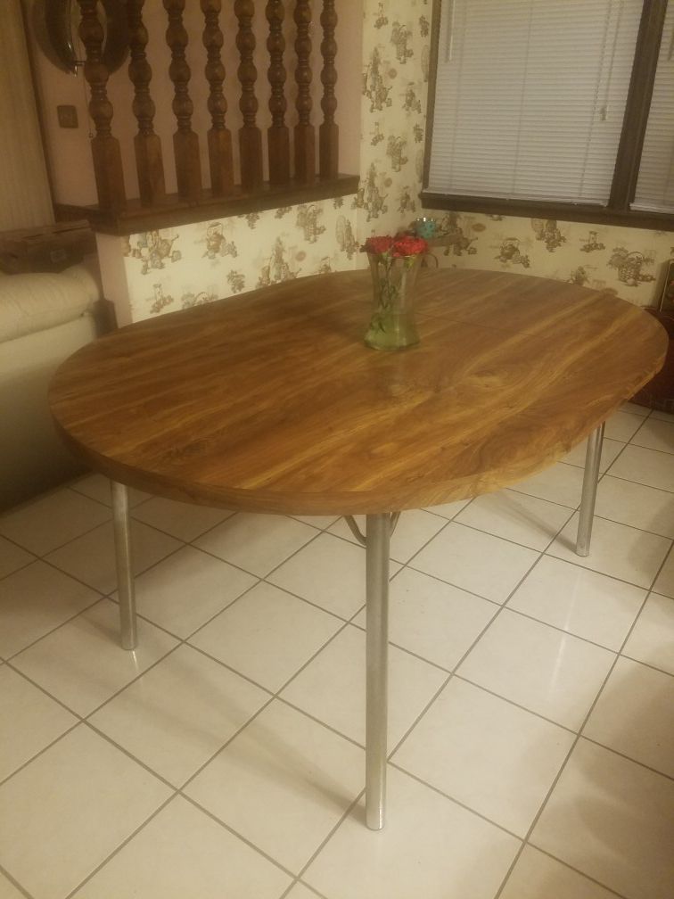Oval or Round Kitchen Dining Table