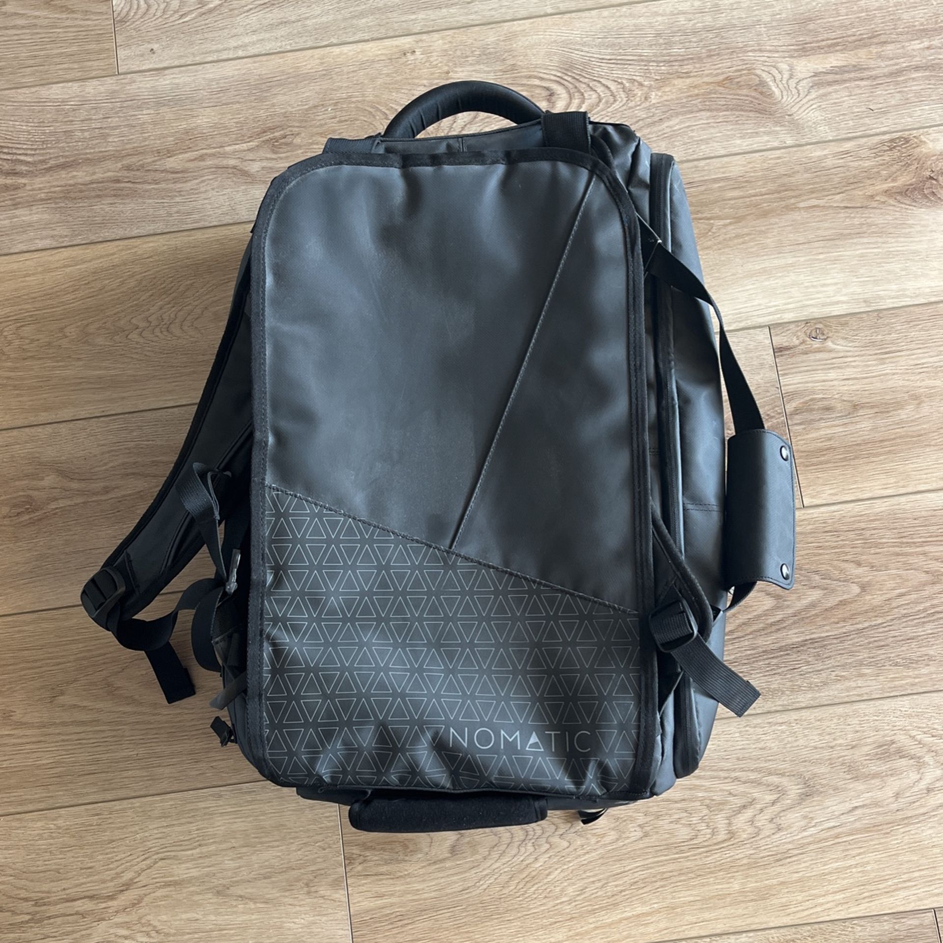 Nomadic 40 Liter Backpack Excellent Cond