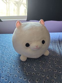 Plush alpaca