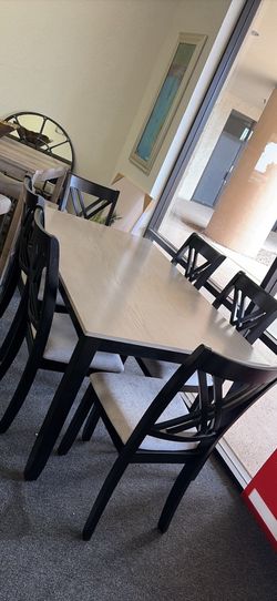 Dining table with 6 chair