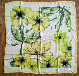 NEW Box Versace Large 100% Silk Scarf 34" x 34" Logo Flower Green Yellow RARE