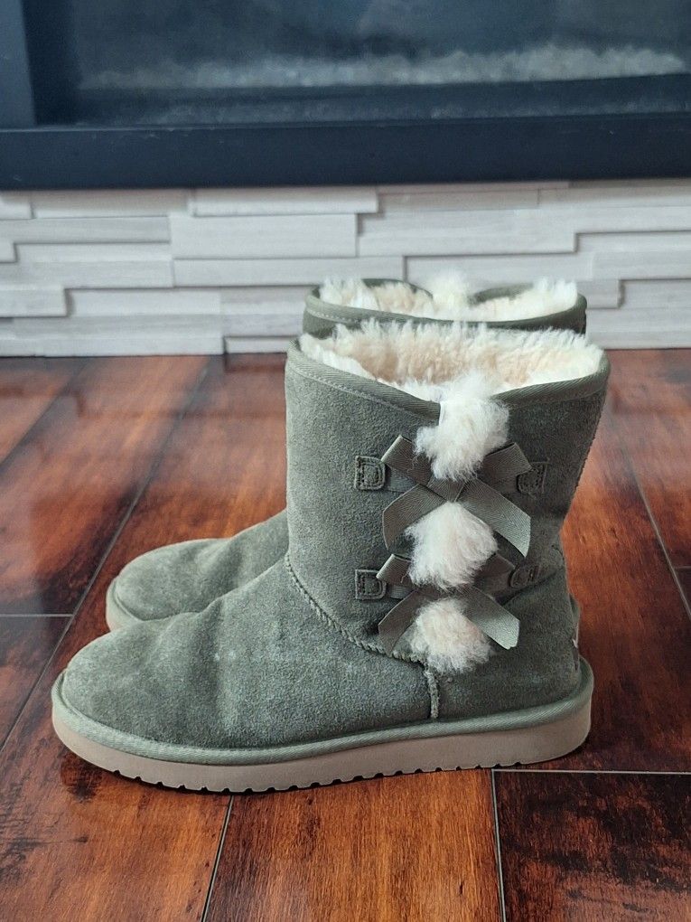 Women's Koolaburra By UGG Victoria Short Boots Size 10