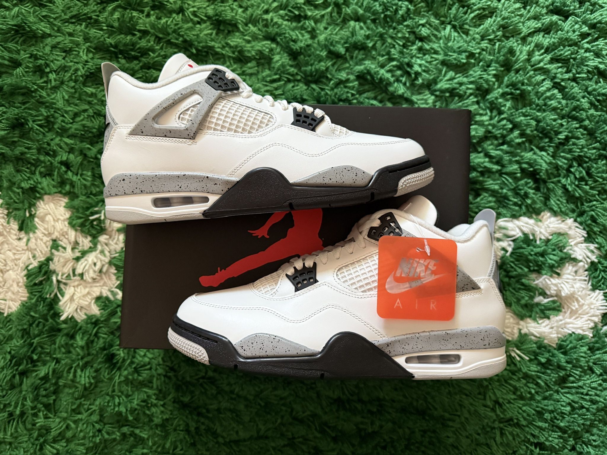 Air Jordan 4 Retro White Cement 2025