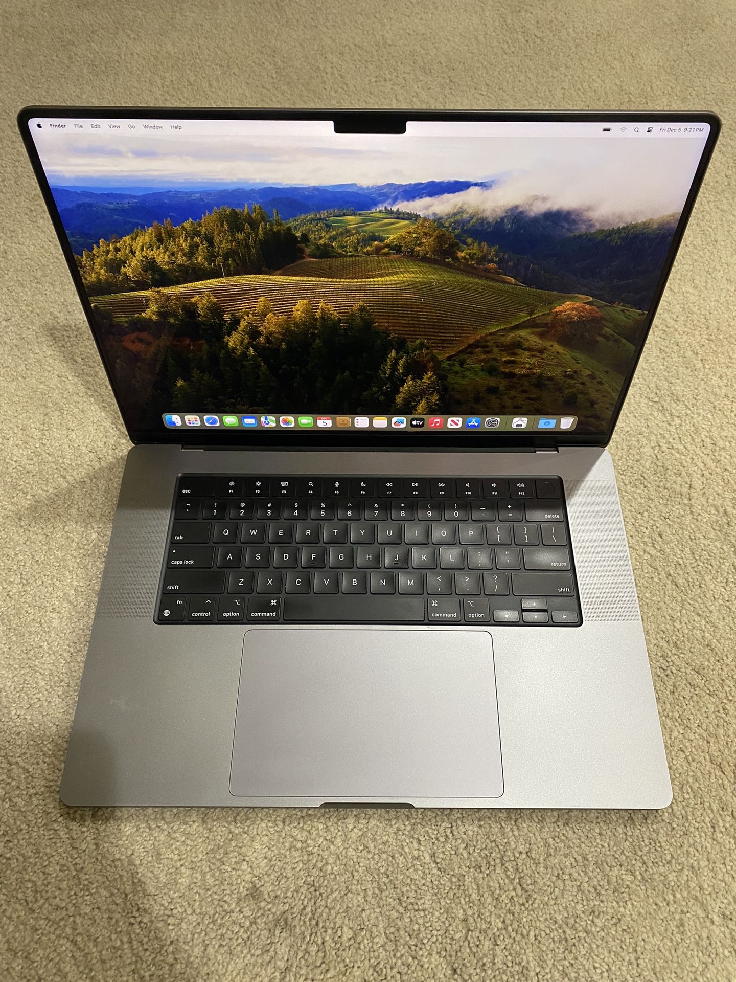 MacBook M1 Pro,16inch,memory 32GB,storage 1TB