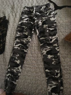 Women/ Girls Camo Jeans Both size: 1
