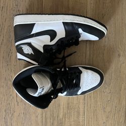 Air Jordan Retro 1 High OG Black White 