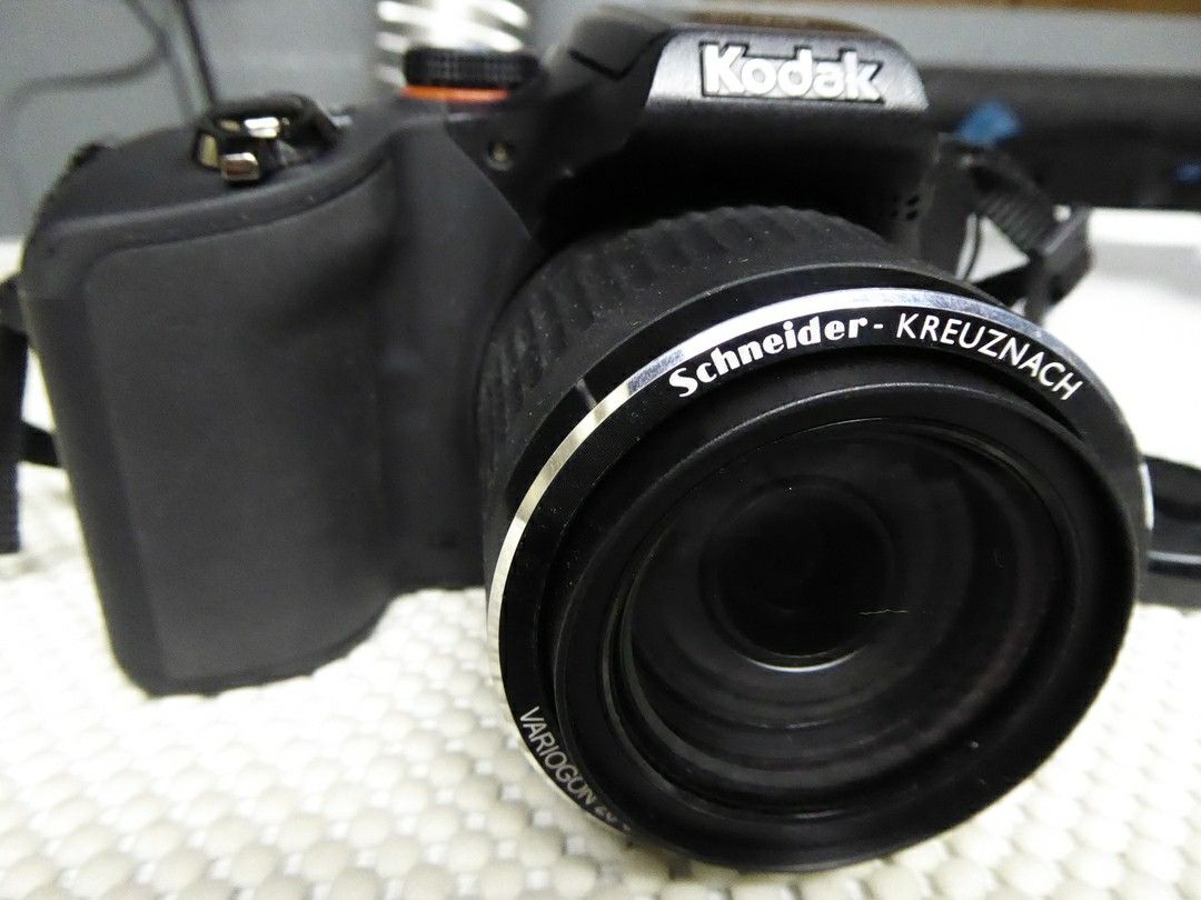 Kodak Z990 12MP Camera
