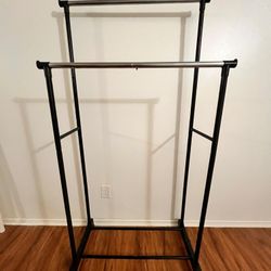 Double rod portable clothes
hanging rack